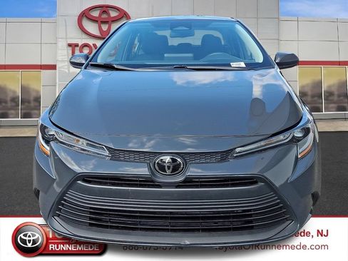Certified 2024 Toyota Corolla LE FWD image 2