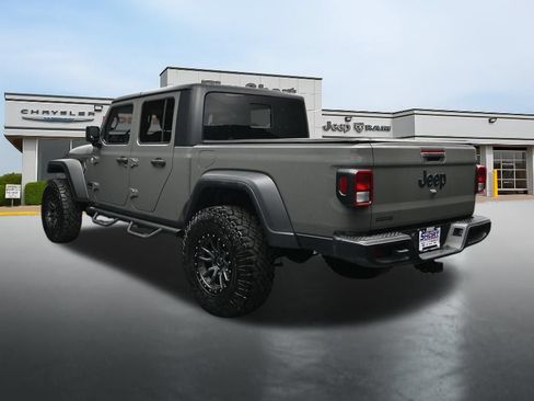 Used 2020 Jeep Gladiator Sport w/ Quick Order Package 24S AWD/4WD image 3