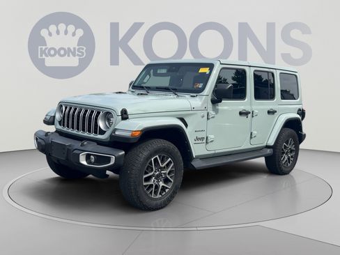 Used 2024 Jeep Wrangler Unlimited Sahara w/ Technology Group AWD/4WD image 1
