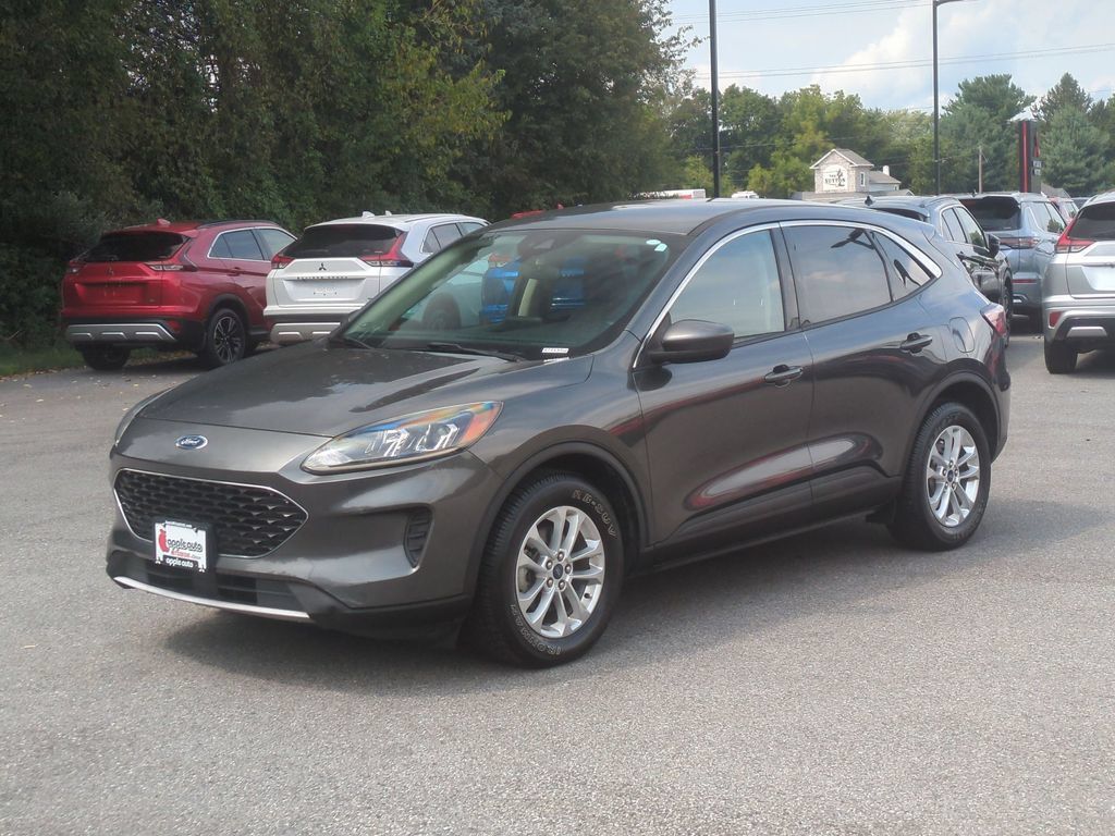Used 2020 Ford Escape SE FWD image 1