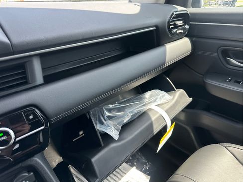 New 2026 Honda Pilot image 38