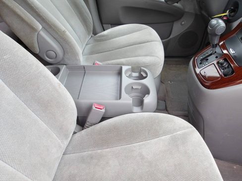 Used 2006 Kia Sedona EX FWD image 16