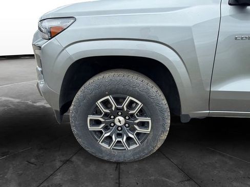 Used 2023 Chevrolet Colorado Z71 w/ Z71 Convenience Package 2 AWD/4WD image 14