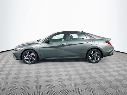 Certified 2025 Hyundai Elantra Sport image 8