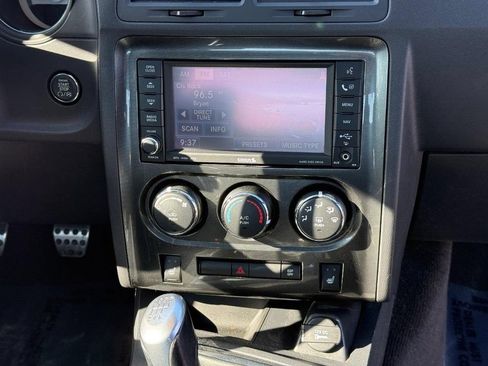 Used 2010 Dodge Challenger R/T RWD image 9