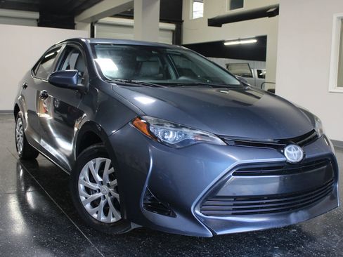 Used 2018 Toyota Corolla LE image 31