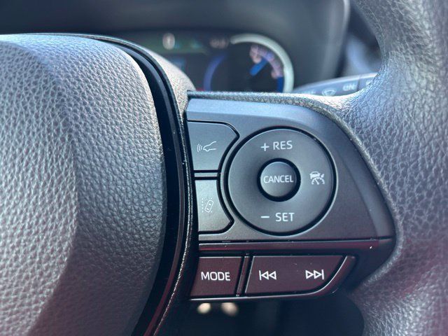 Used 2025 Toyota RAV4 LE AWD/4WD image 20