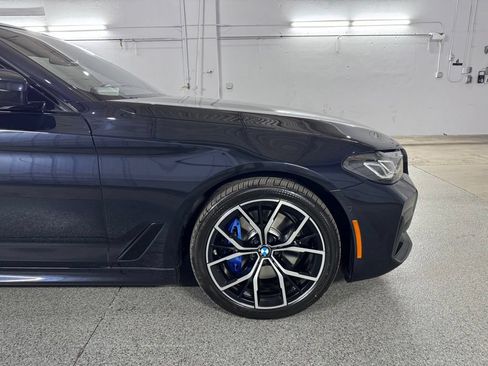Used 2023 BMW 530i xDrive w/ M Sport Package AWD/4WD image 7