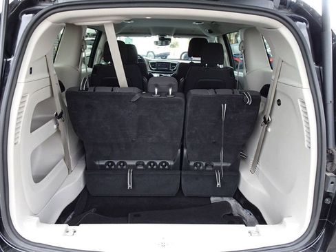 Used 2024 Chrysler Voyager LX image 15