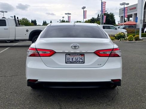 Used 2019 Toyota Camry LE FWD image 5