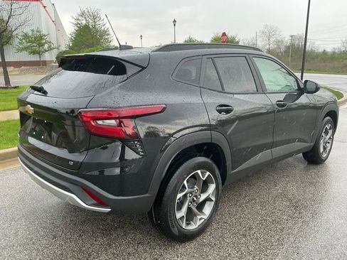 New 2026 Chevrolet Trax LT w/ Driver Confidence Package FWD image 5