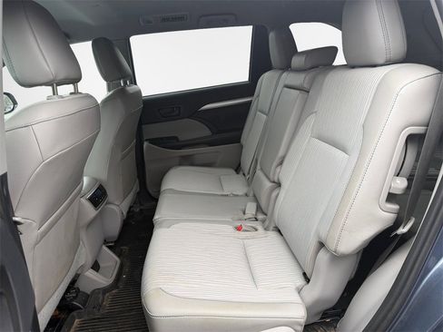 Used 2019 Toyota Highlander Plus image 22