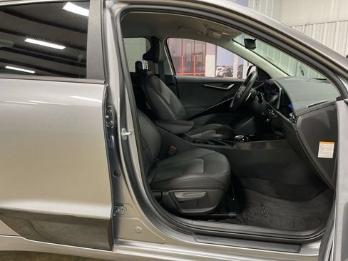 Used 2024 Kia Niro Wind FWD image 28