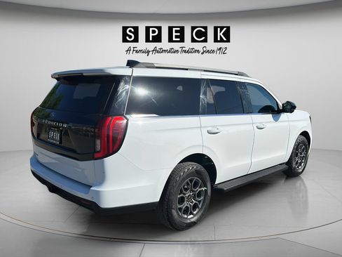 Used 2025 Ford Expedition Active AWD/4WD image 5