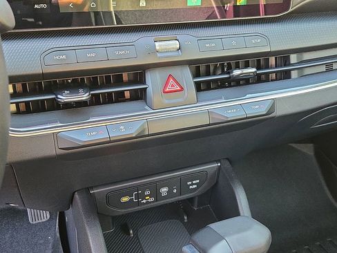 Used 2025 Kia K4 GT-Line FWD image 15
