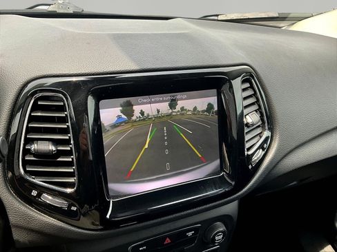 Used 2019 Jeep Compass Limited AWD/4WD image 14