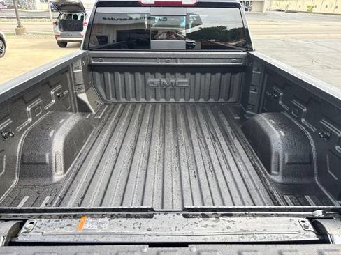 New 2026 GMC Sierra 1500 AT4 w/ LPO, Black Badging Package AWD/4WD image 5