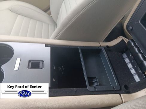 Used 2016 Ford Taurus SE FWD image 33