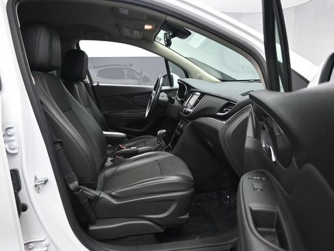 Used 2022 Buick Encore Preferred w/ Safety Package AWD/4WD image 30