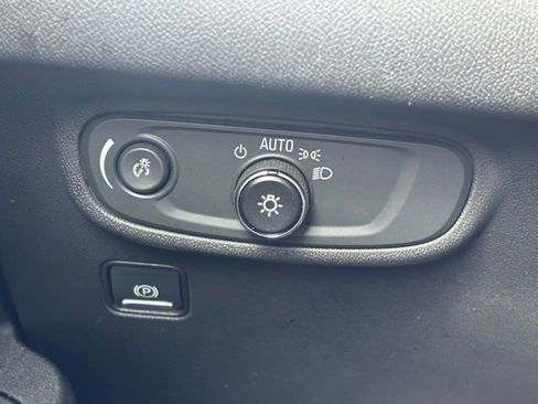 Used 2020 GMC Terrain SLE w/ Driver Convenience Package image 24