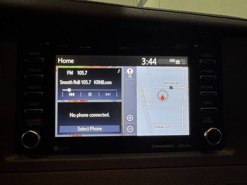 Used 2020 Toyota Sienna XLE 8 Passenger 4dr Mini Van image 26