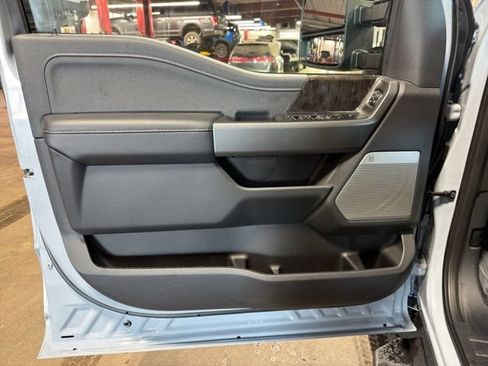 New 2026 Ford F250 Lariat w/ Black Appearance Package AWD/4WD image 15