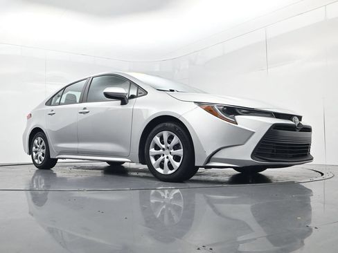 Used 2024 Toyota Corolla LE FWD image 39