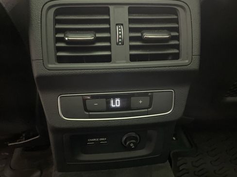 Used 2023 Audi Q5 Premium w/ Convenience Package image 36