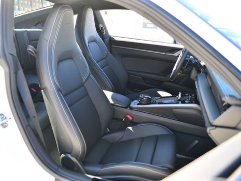 Certified 2026 Porsche 911 Carrera image 19