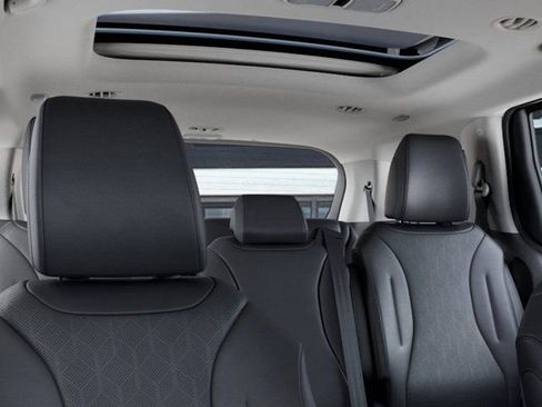 New 2026 Kia Carnival SX image 27