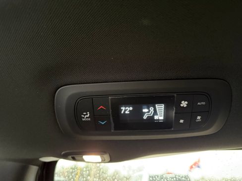 New 2026 Chrysler Pacifica Limited w/ Uconnect Theater Family Group image 12