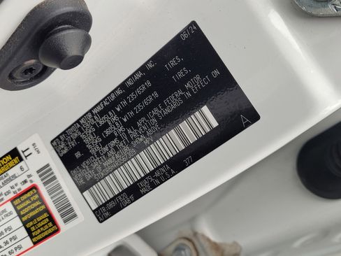 Certified 2024 Toyota Highlander LE image 29