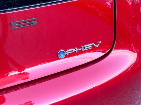 New 2026 Toyota Prius Plug-In Hybrid FWD image 15