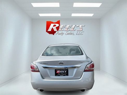 Used 2015 Nissan Altima 2.5 SV FWD image 28