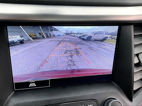 Used 2023 GMC Acadia SLE w/ Driver Convenience Package image 14