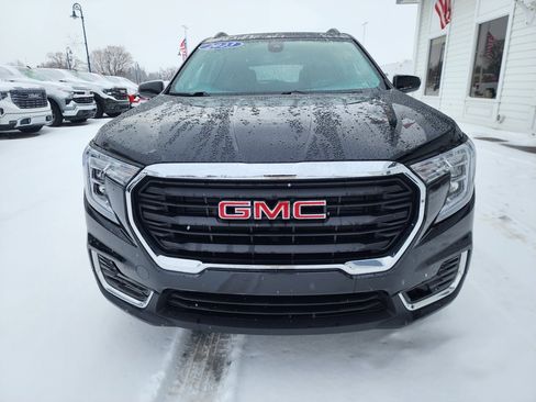 Used 2023 GMC Terrain SLE w/ Driver Convenience Package image 2