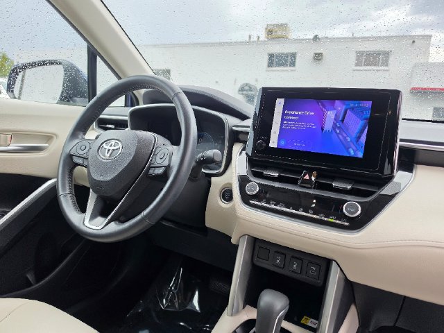 Used 2023 Toyota Corolla Cross XLE w/ Convenience Package AWD/4WD image 13