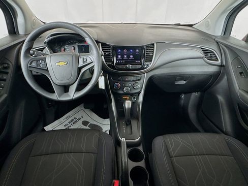 Used 2020 Chevrolet Trax LT image 24
