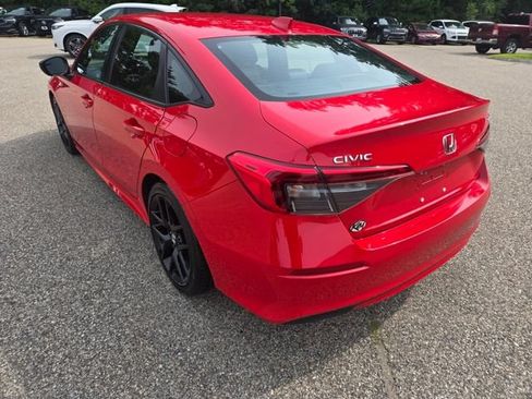 Used 2024 Honda Civic Sport image 3