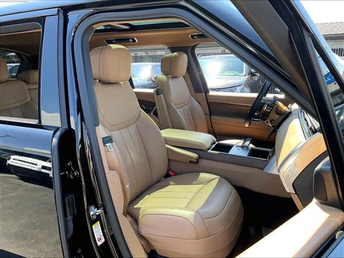 Used 2025 Land Rover Range Rover SE AWD/4WD image 10