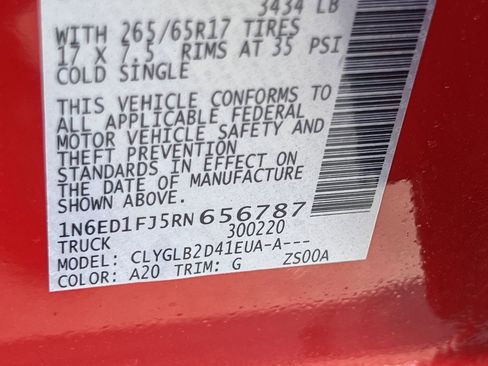 Used 2024 Nissan Frontier SV w/ Technology Package RWD image 11