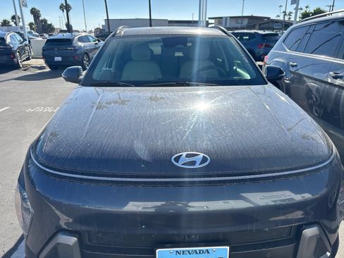 Used 2024 Hyundai Kona Limited FWD image 11
