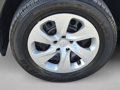Used 2025 Toyota RAV4 LE FWD image 23