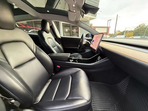 Used 2019 Tesla Model 3 Standard Range Plus RWD image 28