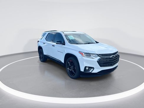 Used 2020 Chevrolet Traverse Premier w/ Redline Edition AWD/4WD image 2