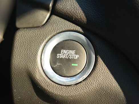 Used 2019 Chevrolet Equinox LT w/ Driver Convenience Package image 14