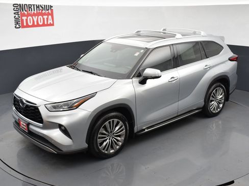 Used 2022 Toyota Highlander Platinum AWD/4WD image 36