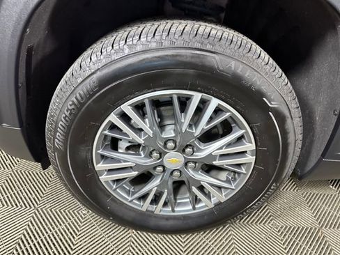Used 2024 Chevrolet Traverse LT w/ Trailering Package image 10