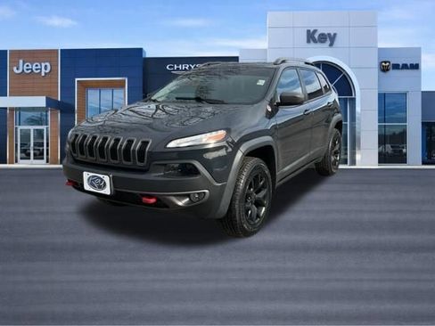 Used 2017 Jeep Cherokee Trailhawk w/ Comfort/Convenience Group image 2