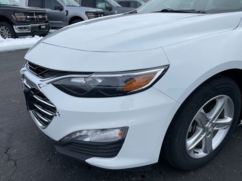Used 2023 Chevrolet Malibu LT FWD image 33